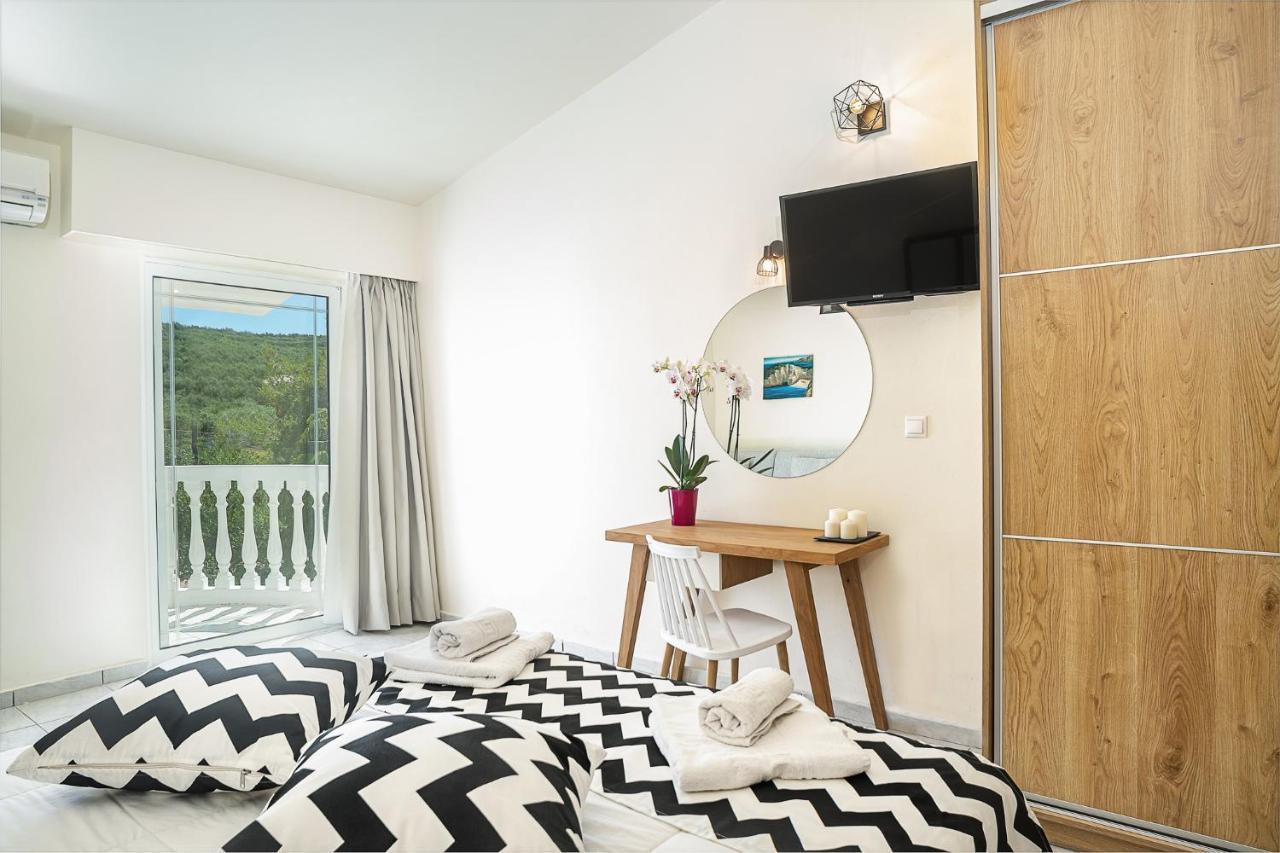 Sunrise Rent Rooms Amoudi Exterior foto